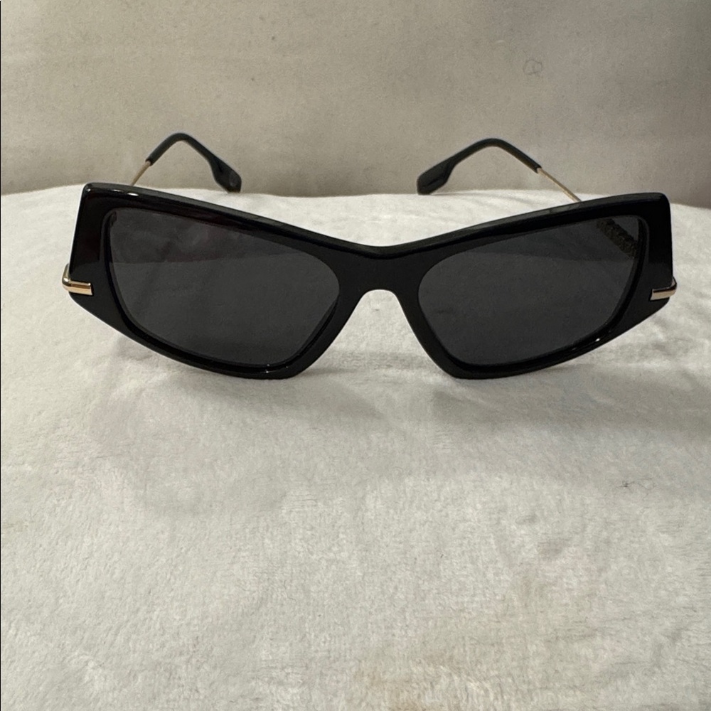 Burberry (Authentic) Black Irregular Sunglasses with Tan Case - Picture 6 of 8